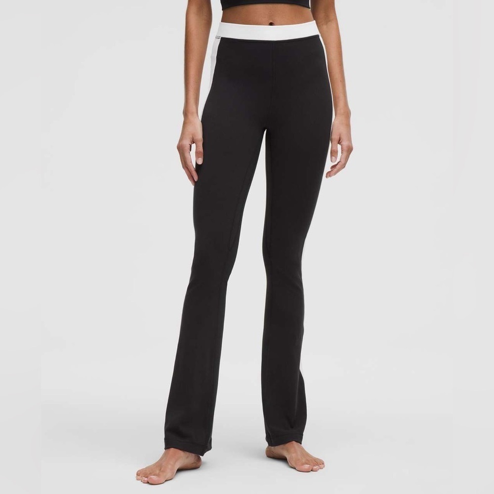 Lululemon Nulu High-Rise Flared Pant 32” - Black / White SZ 4